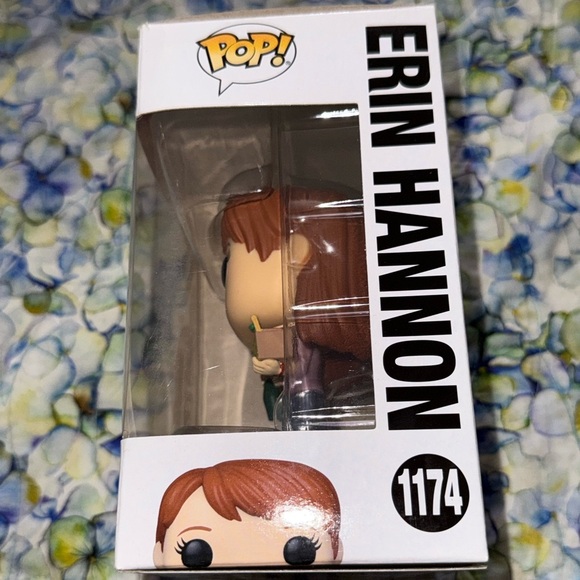 Funko Pop The Office - Erin Hannon Vinyl Figure - Picture 2 of 7